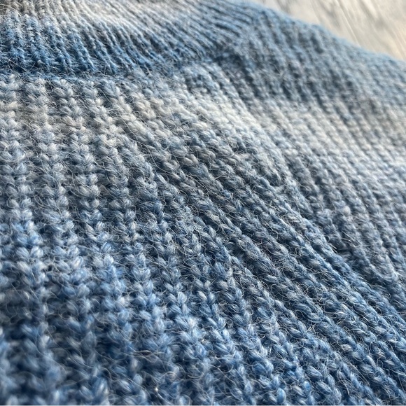 ❤️ HEARTLOOM Blue Sweater Turtleneck Medium - Picture 8 of 9